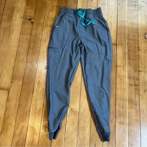 Figs graphite scrubs size small